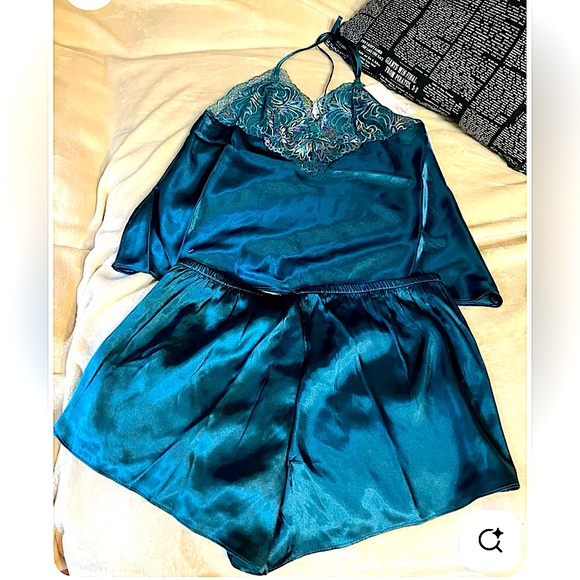 Peacock Teal Satin Sleepwear Set - like new size M